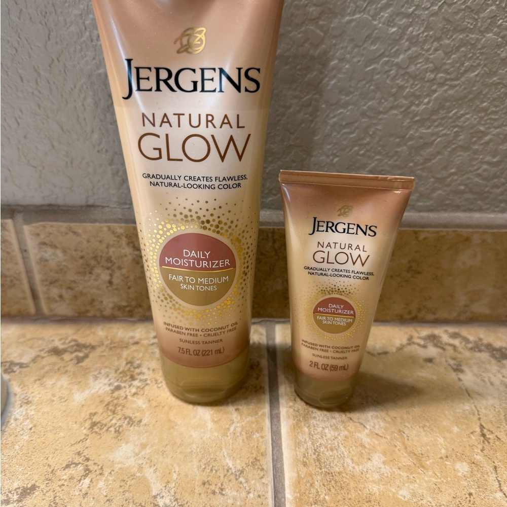 Jergens Natural Glow Daily Moisturizer Set